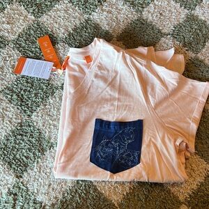 Men's Beige CATS v-neck T-Shirt with Navy Pocket ~ light pink & blue